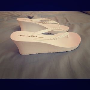 Brand New Tommy Bahamas Wedge White Flip Flops